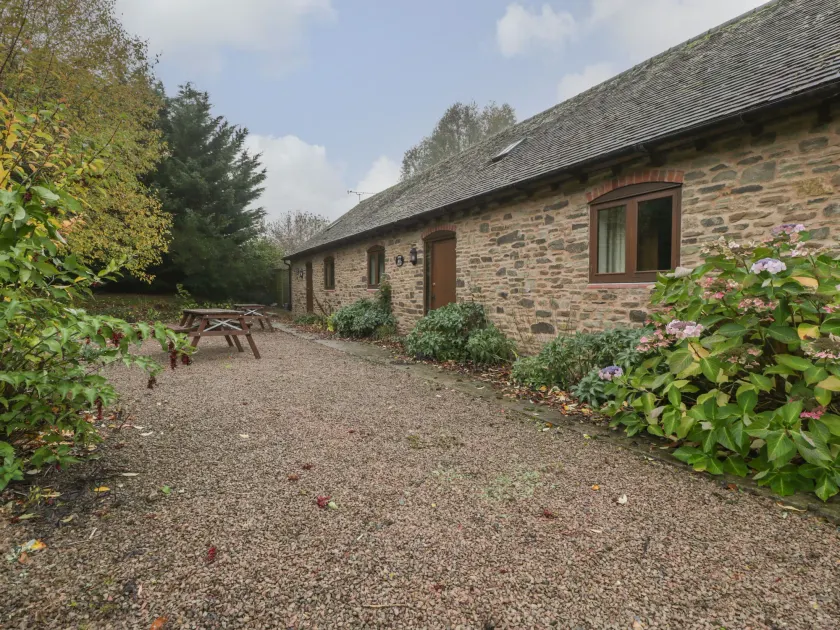 Cinder Cottage - Image 1