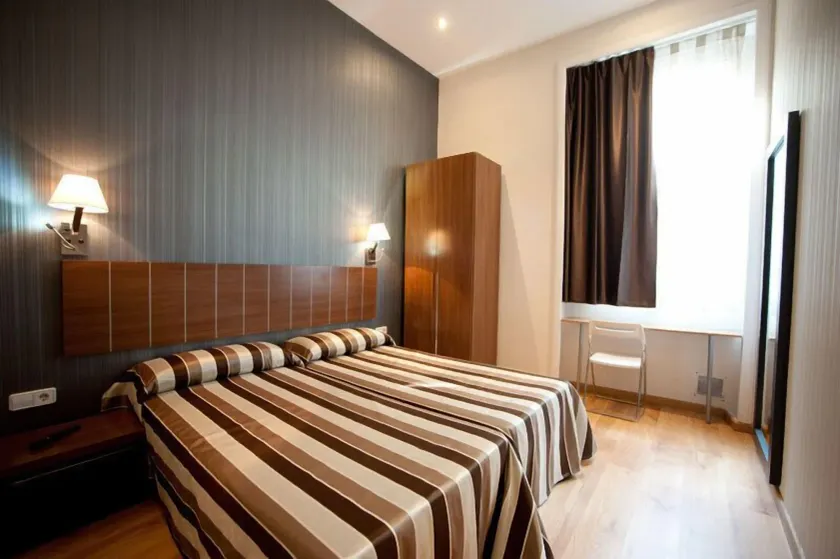 Hostal Bcn 46 - Image 1