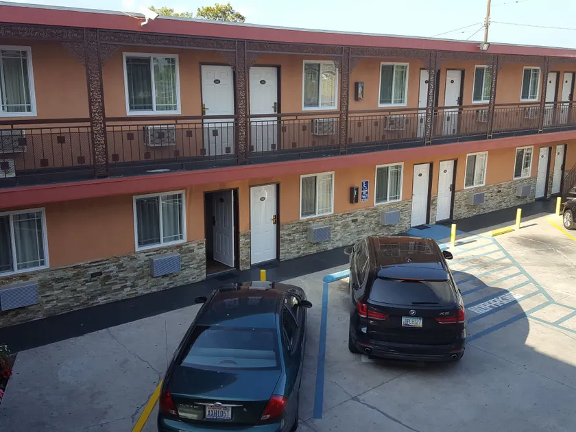 TRAVEL INN MOTEL - Image 1