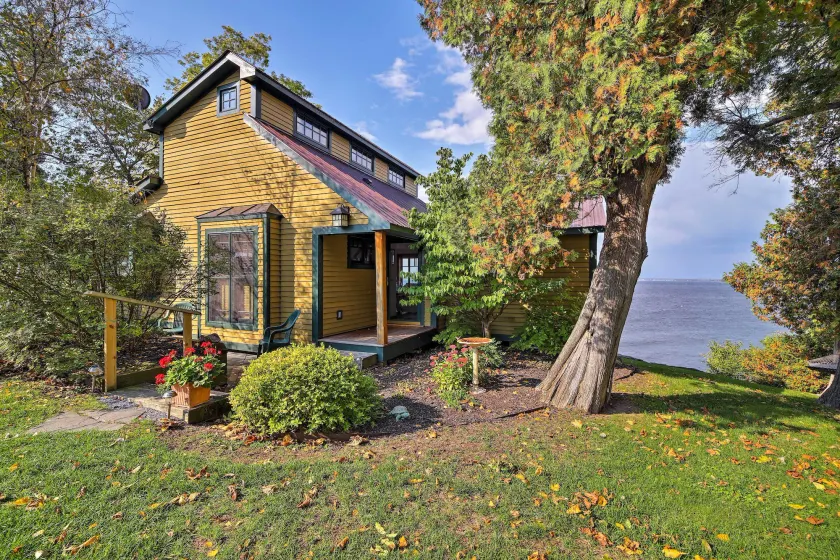 Lake Champlain Cottage w/ Private Deck & Fire Pit! - Interior