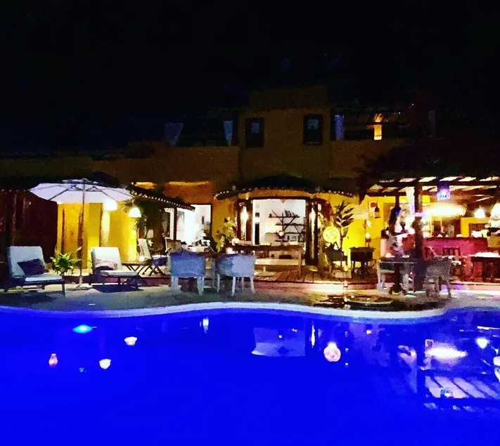 Guest House Villa 2 Santos - Image 1