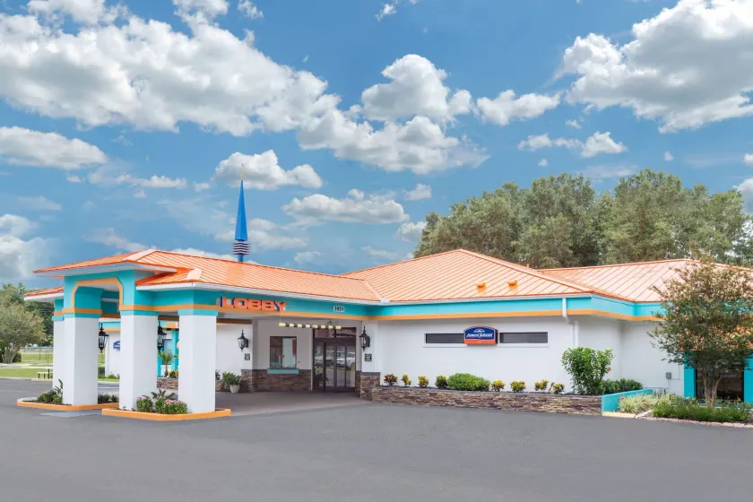 Howard Johnson by Wyndham Ocala FL I-75 - Image 1