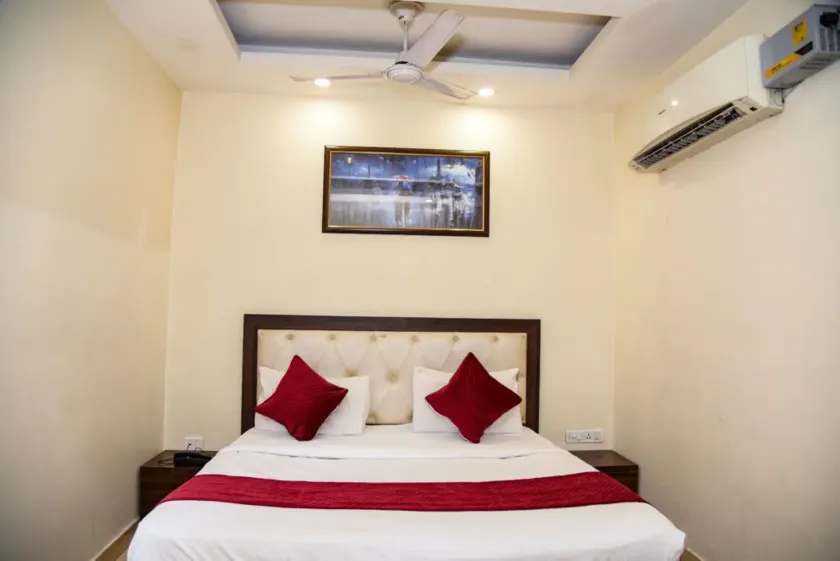 Hotel Grand Inn  - Image 1