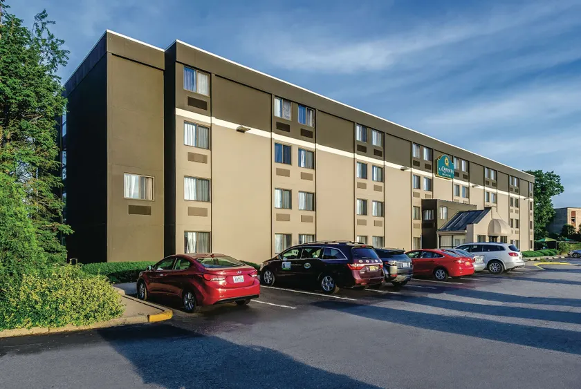 La Quinta by Wyndham Warwick Providence Airport - Image 1