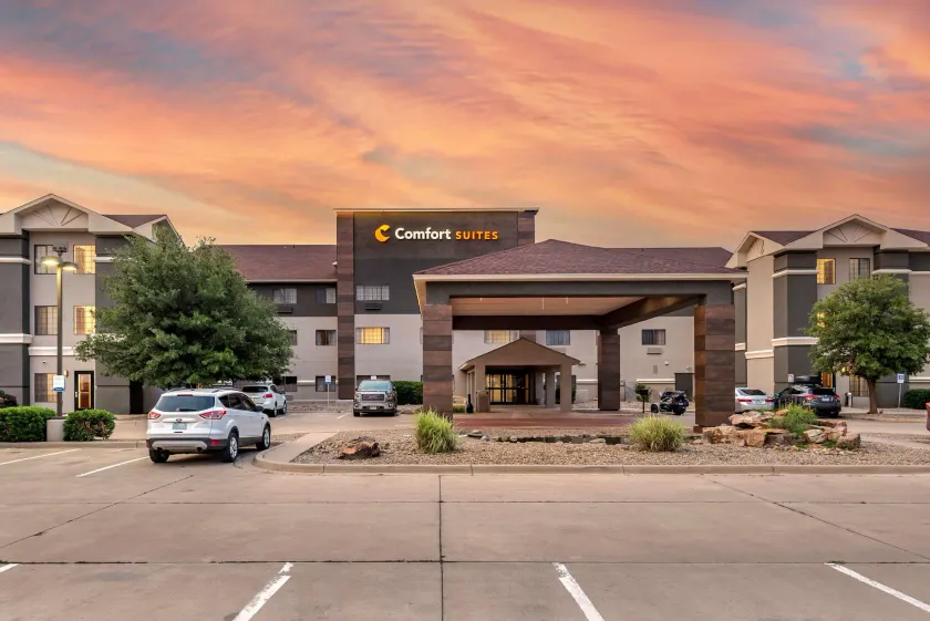 Comfort Suites Clovis North - Image 1