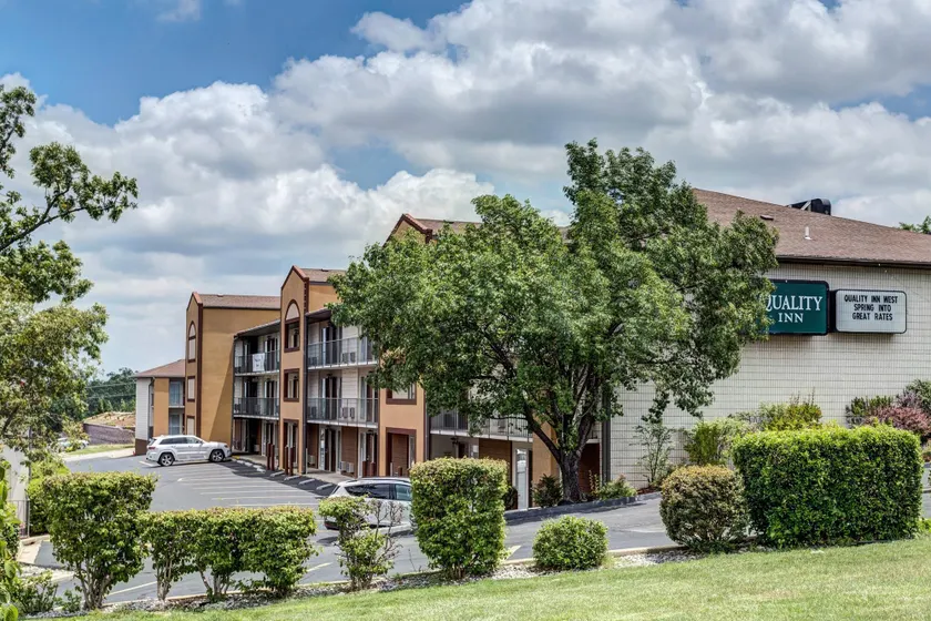 Quality Inn West-Branson Theatre District - Image 1