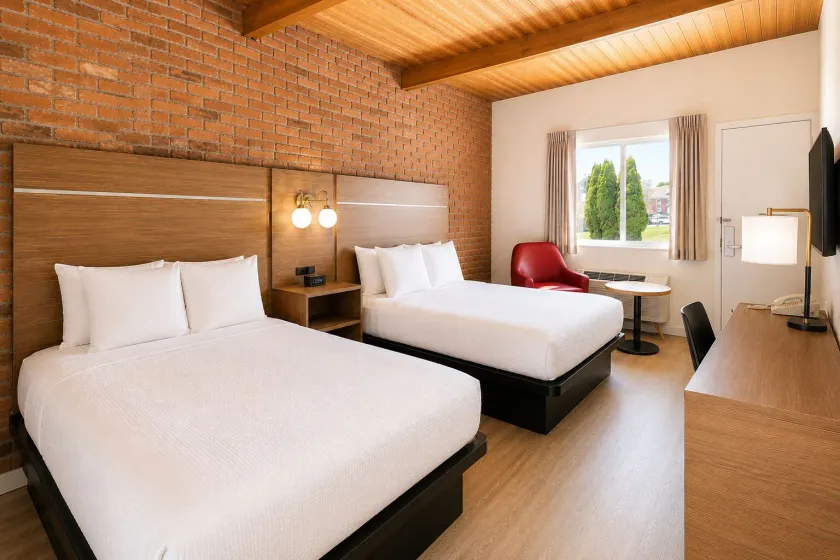 Ramada by Wyndham 1000 Islands Gananoque - Image 1
