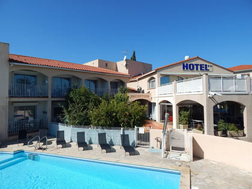 Acapella Hotel - Image 1