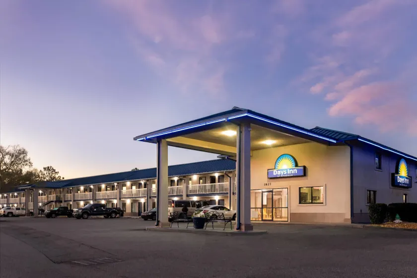  Days Inn by Wyndham Valdosta I-75 - Image 1