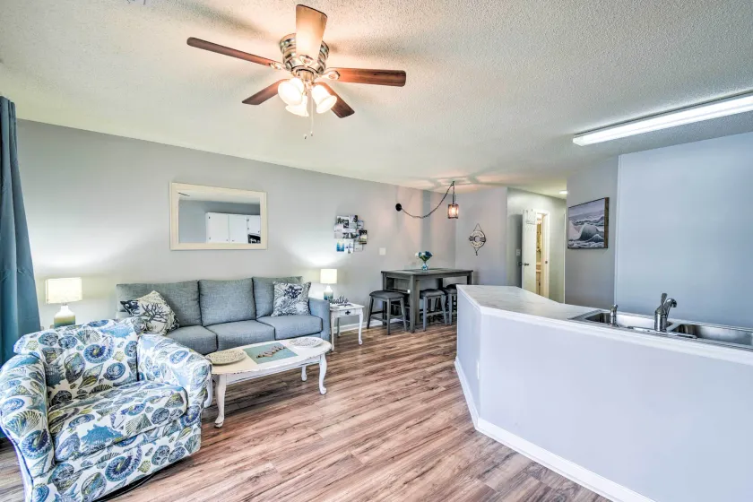 Swim, Golf & Dine: Condo by Cherry Grove Beach! - Image 1