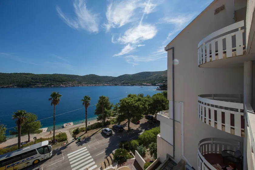 Hotel Issa - Image 1