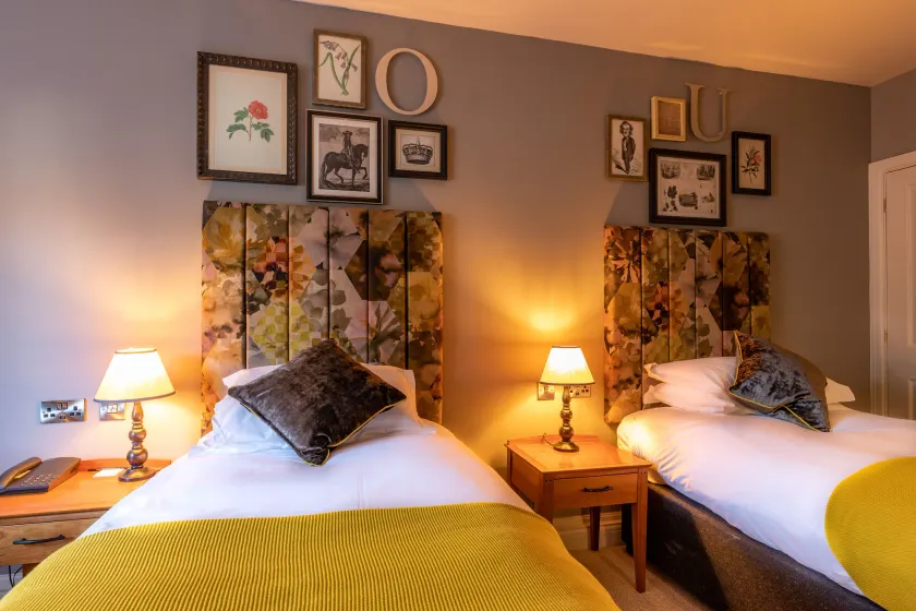 Crown Hotel - Room