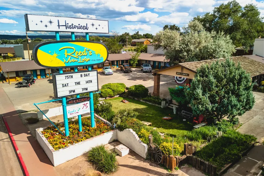 Reeds Lodge - Image 1