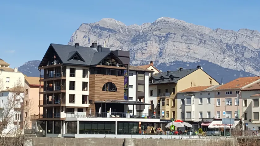 Hotel Sanchez - Image 1
