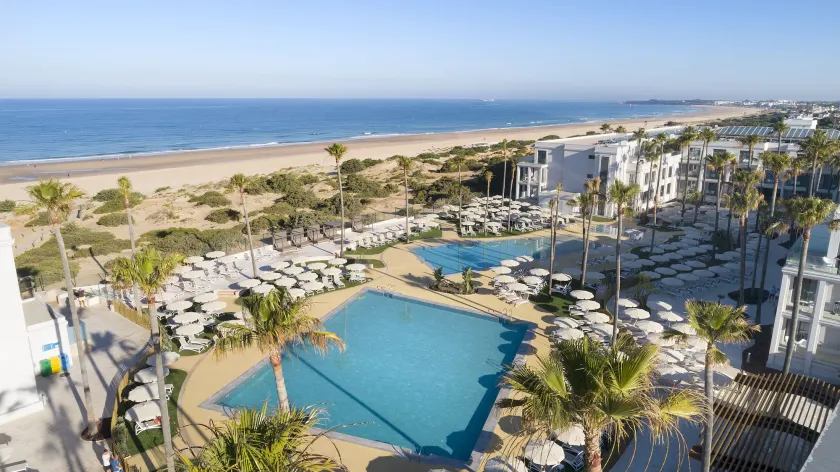 Hotel Barrosa Park - Image 1