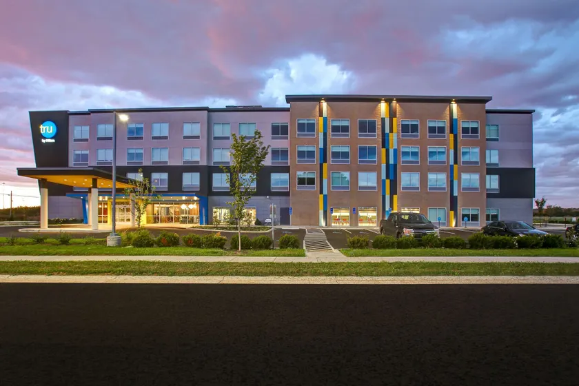 Tru By Hilton Monroe - Image 1