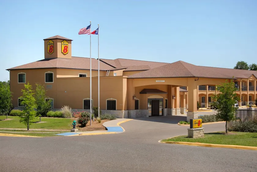 Super 8 by Wyndham Stephenville - Image 1