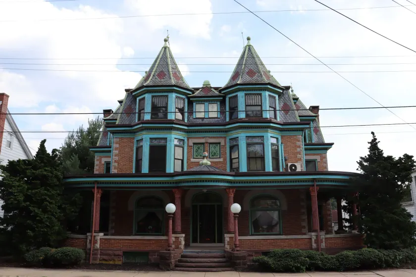 VAAST Bed & Breakfast - Image 1