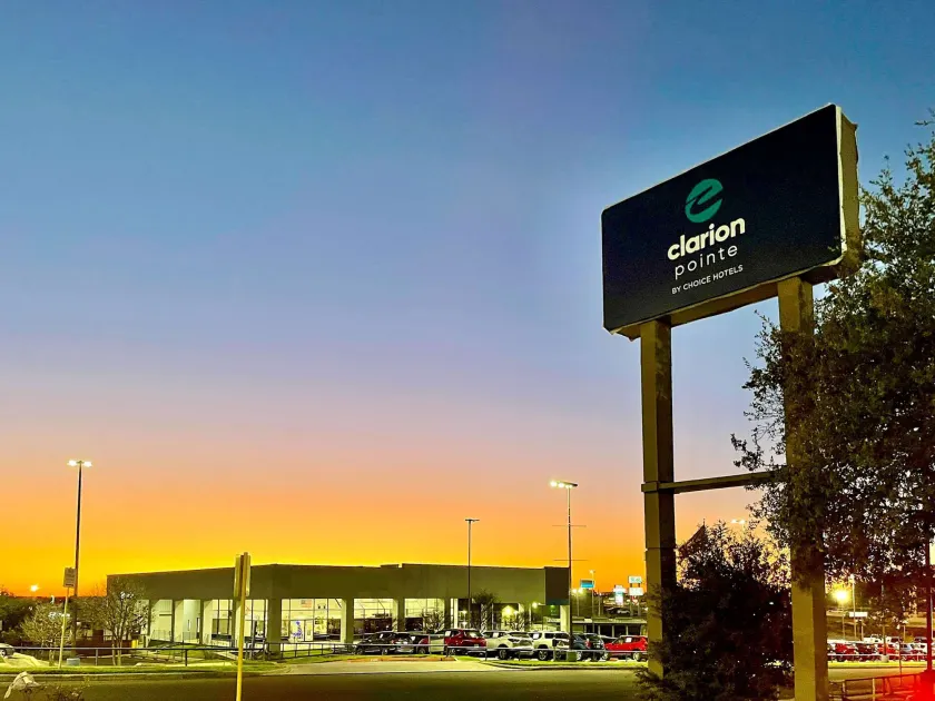 Clarion Pointe near Medical Center - Image 1