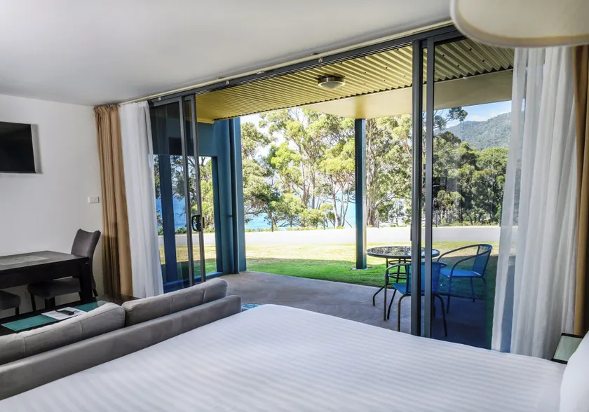 Lufra Beachside Hotel - Image 1