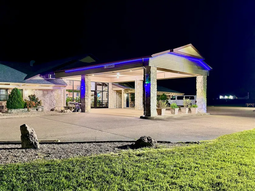 Owensville Inn - Image 1