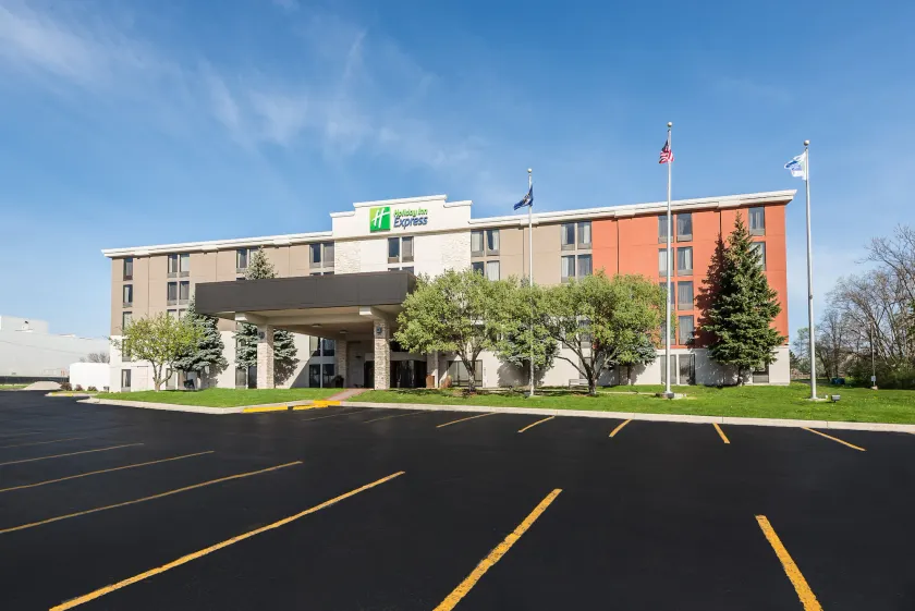 Holiday Inn Express Flint-Campus Area by IHG - Image 1