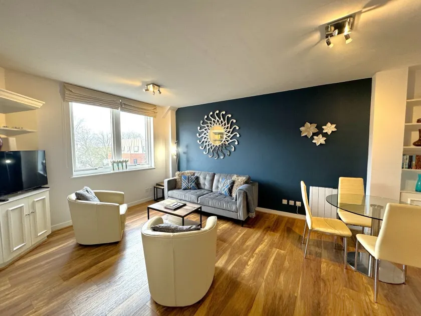 The Courtyard 2 Bedroom Apartments in Central Windsor with Parking - Image 1
