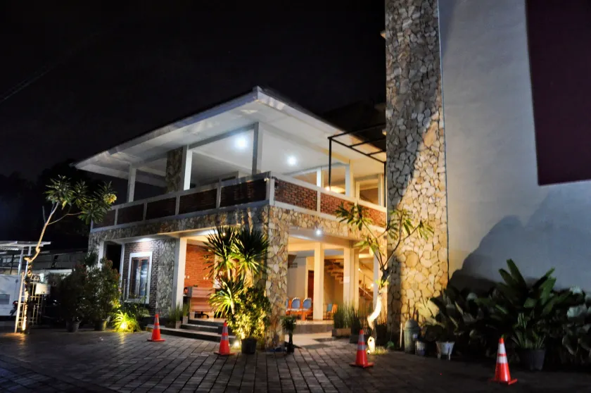 Hastina Hotel Lombok - Image 1
