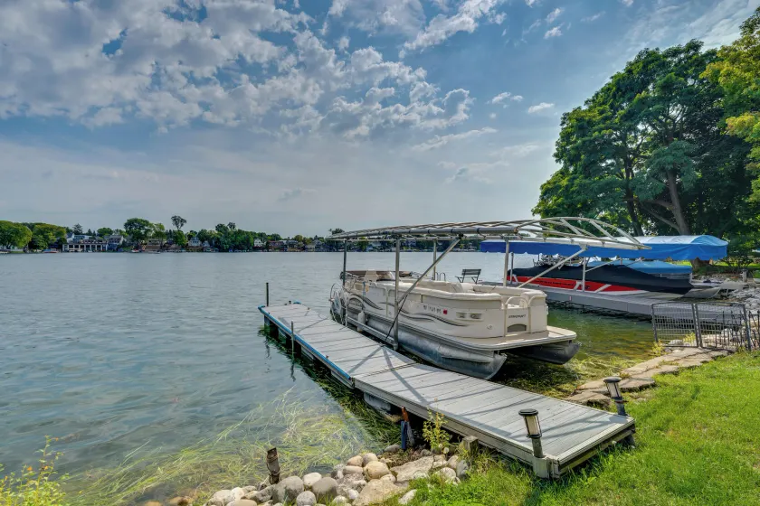 Lakefront Wisconsin Escape w/ Boat Dock & Kayaks! - Image 1