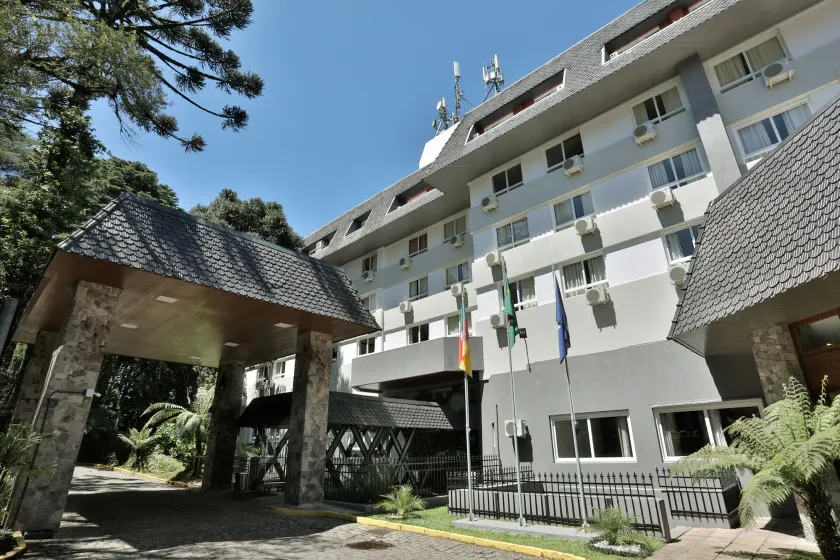 Tri Hotel - Image 1