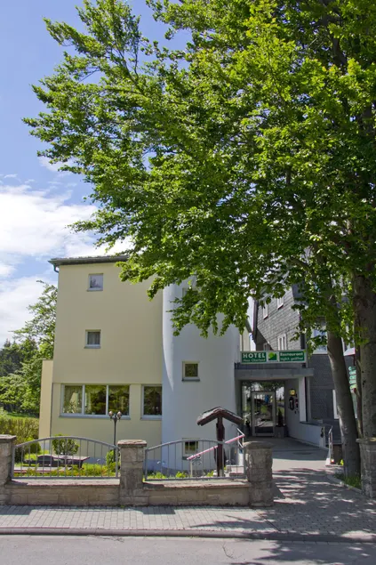 Hotel Haus Oberland - Image 1