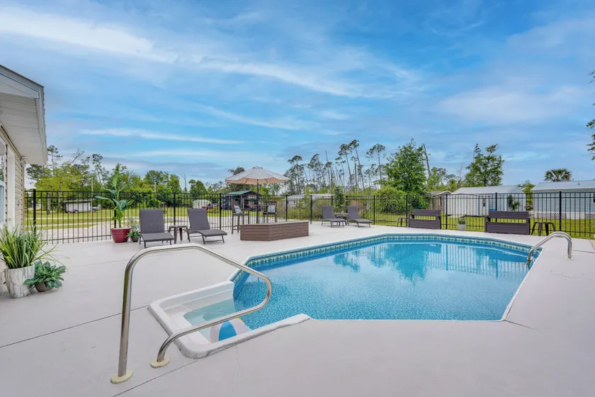 Southport Getaway w/ Private Pool ~ 15 Mi to PCB! - Image 1