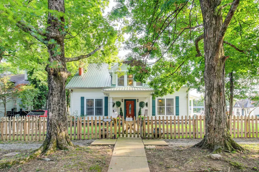 Walk to UT Southern & Dtwn Pulaski: Historic Home - Image 1
