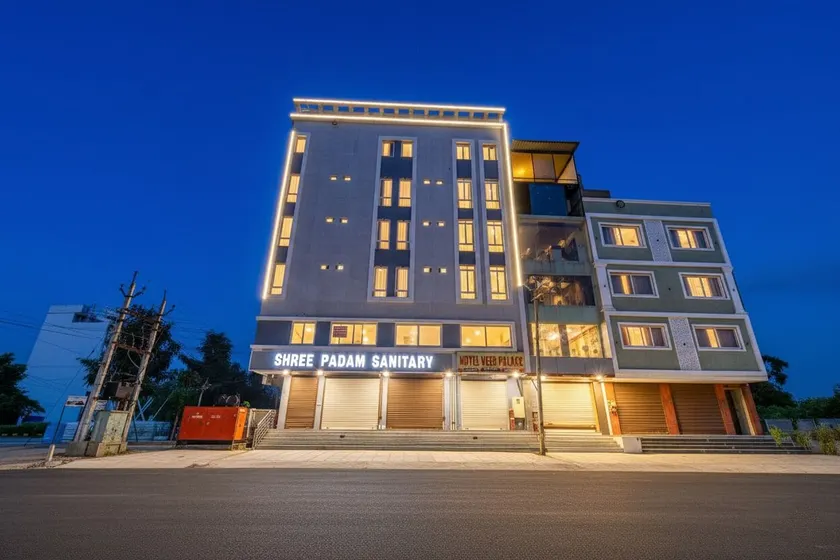 FabHotel Diamond I - Image 1