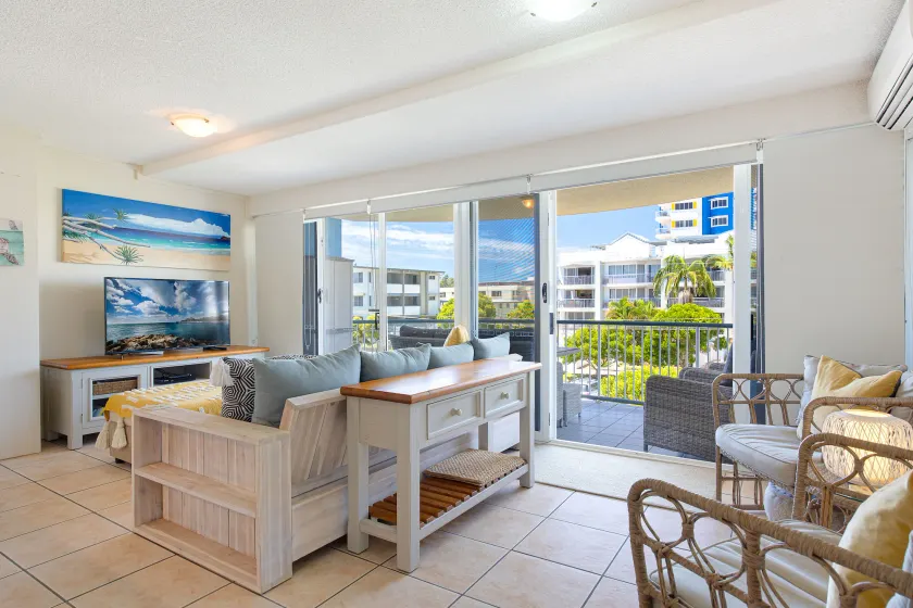 Coral Sea Apartments - Image 1