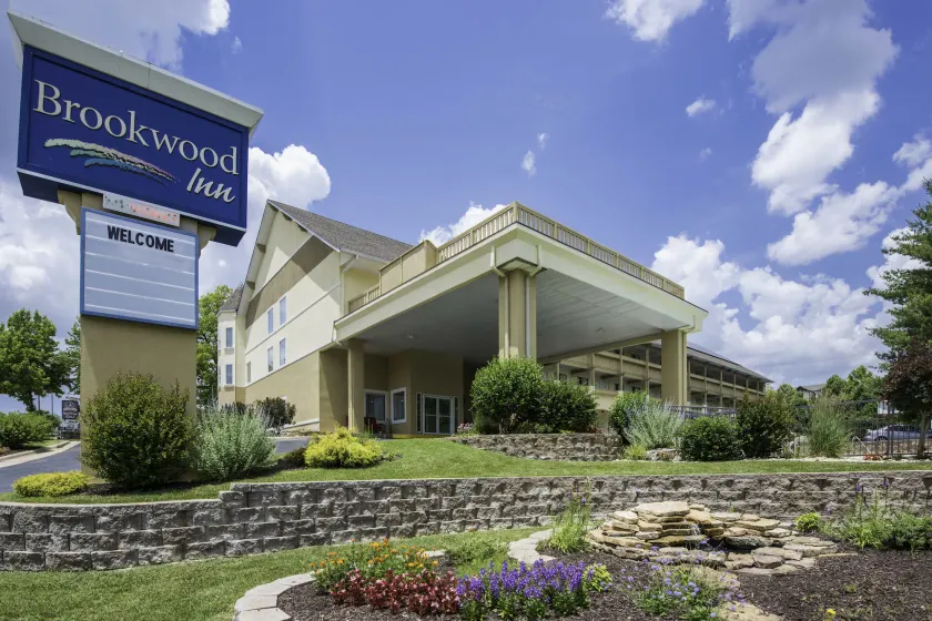 Brookwood Inn Branson - Image 1