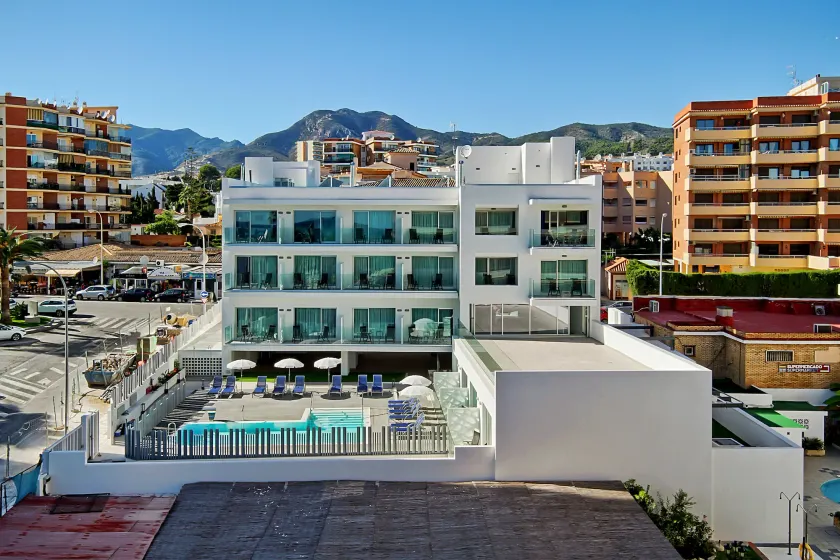 Carihuela Suites - Image 1