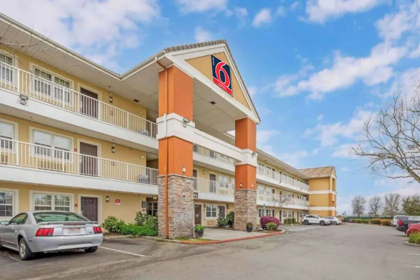 Studio 6 Suites Sacramento Northgate CA - Image 1