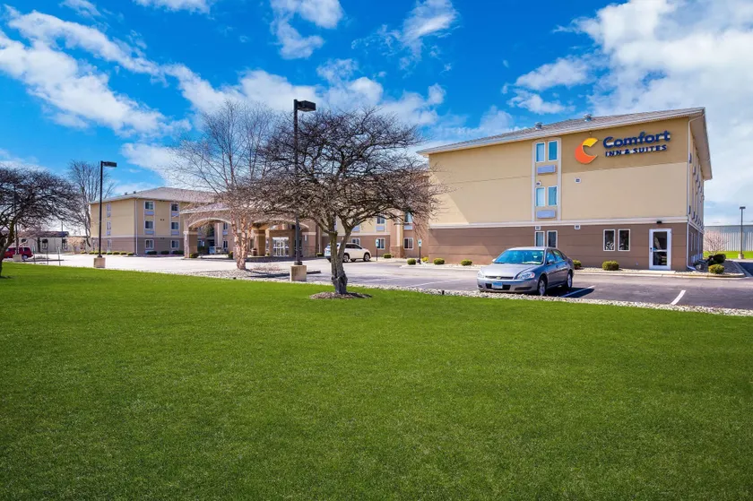 Comfort Inn & Suites Springfield I-55 - Image 1