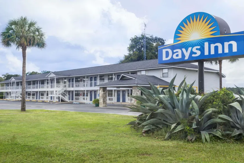 Days Inn by Wyndham Madison - Image 1