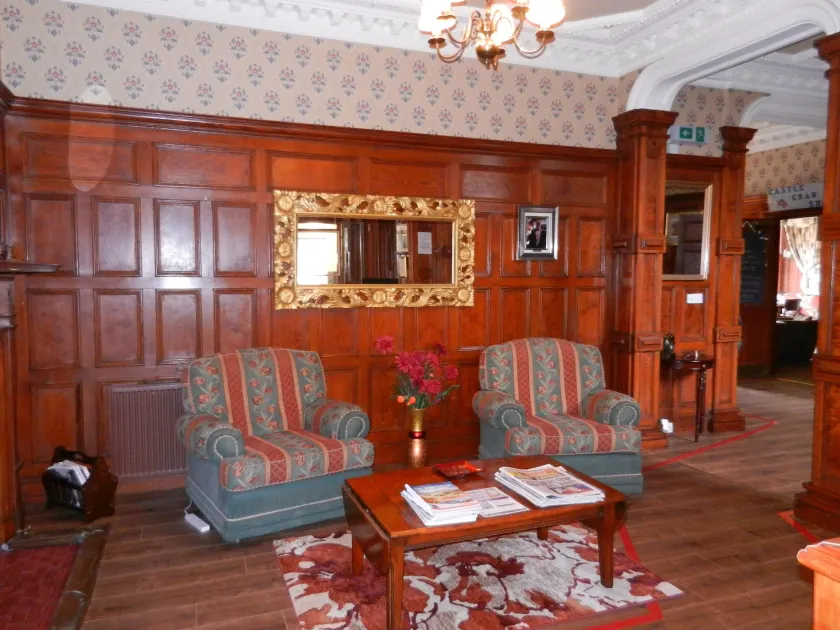 Mansfield Castle Hotel - Image 1