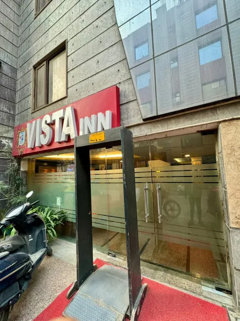 Hotel Vista Inn, Karol Bagh New Delhi - Budget Friendly Comfortable Stay - Image 1