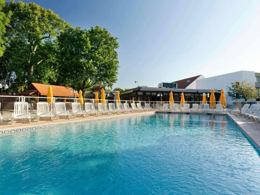 Novotel Saclay - Image 1