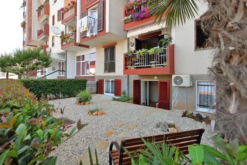 Apartment 1660 - Image 1
