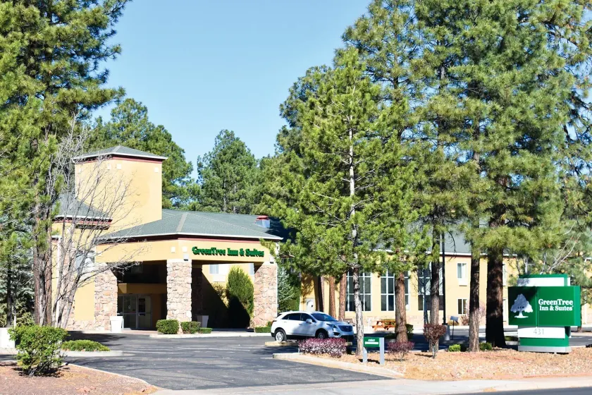 GreenTree Inn & Suites Pinetop - Image 1