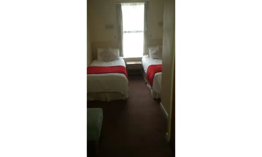 Oaklands B&B - Image 1