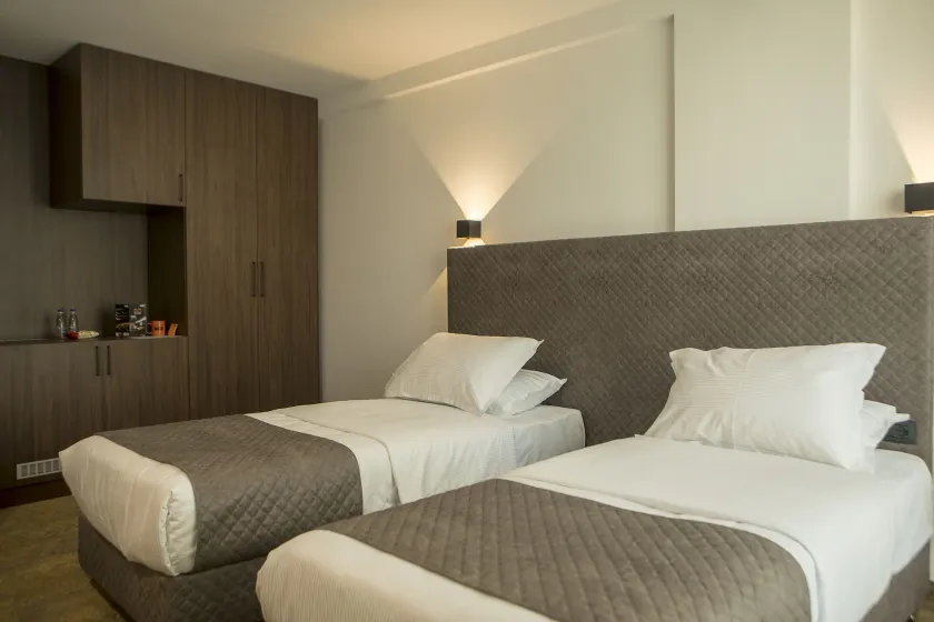 Qama Hotel - Image 1