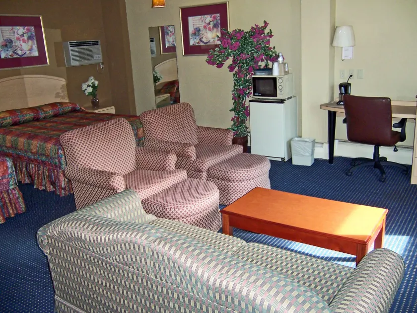 Rivers EDGE MOTEL - Image 1