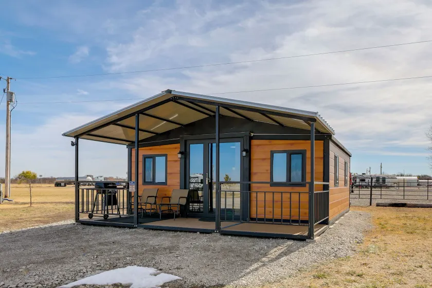 Hunt, Fish & Explore! Tiny Home Near Oologah WMA - Image 1