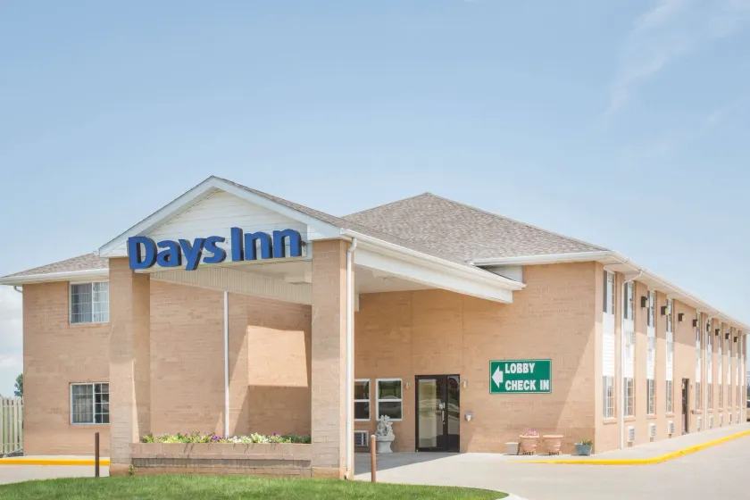 Days Inn by Wyndham Lexington NE - Image 1